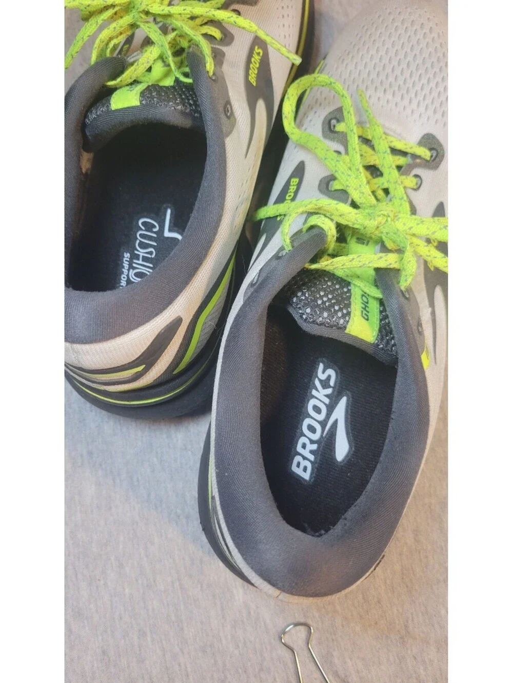 Brooks Men's Running Shoes Size 8.5 US, Gray with Neon Green Laces